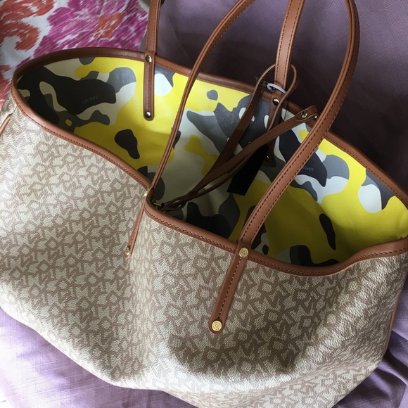 Donna Karan Tote - Picture 3 of 3